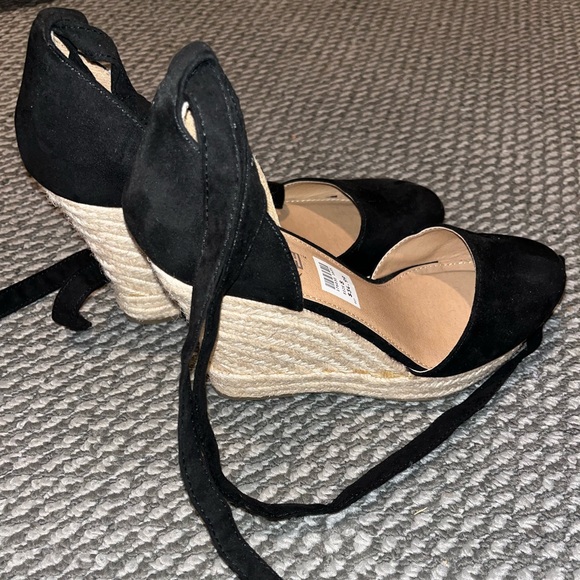 Never worn before black wedges - Picture 2 of 3